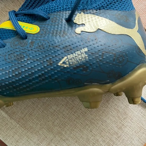 Puma Navy and Gold Soccer Cleats - Picture 5 of 6
